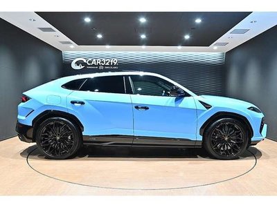 2026 Lamborghini URUS photo 10