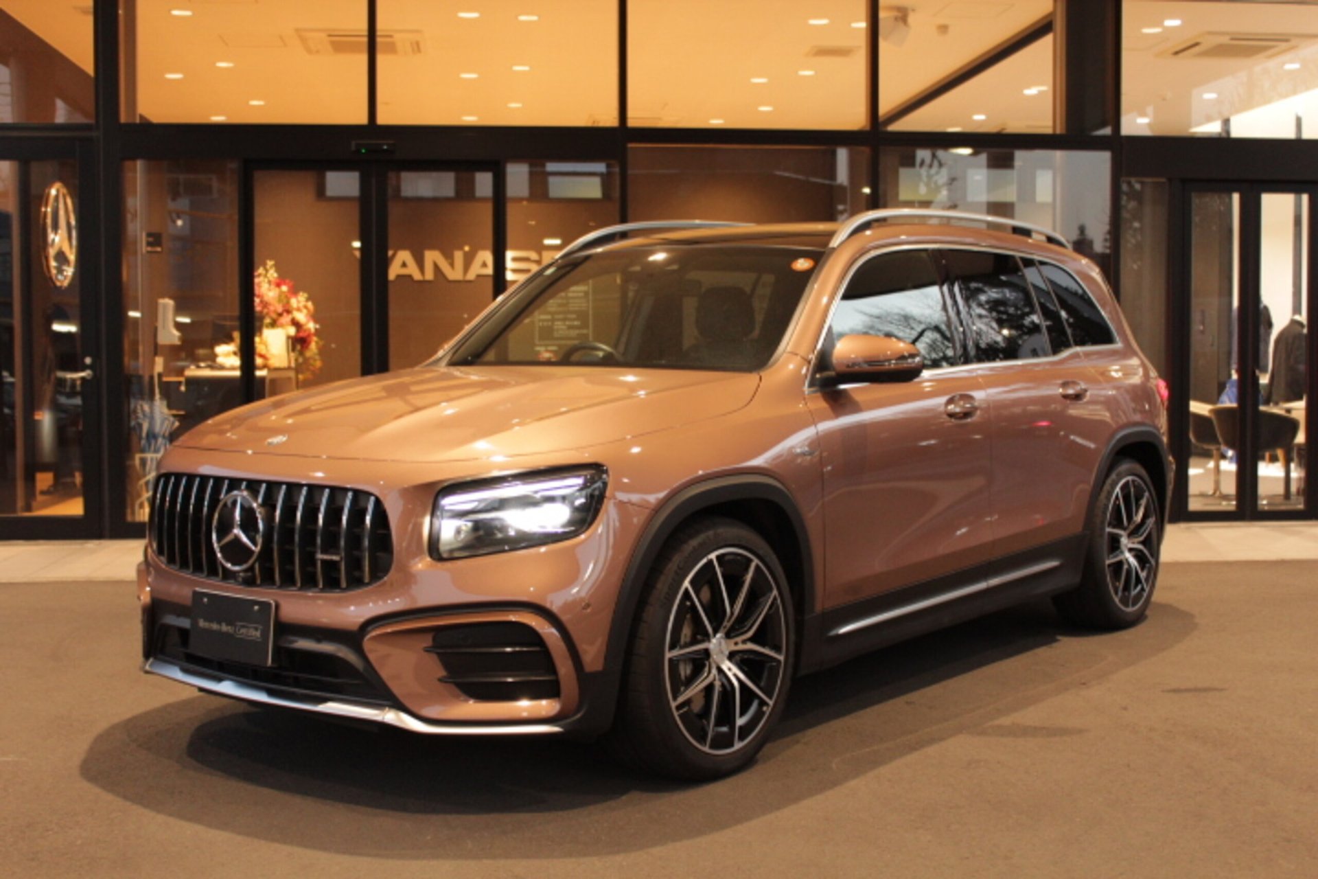 MERCEDES-BENZ GLB AMG - View 1