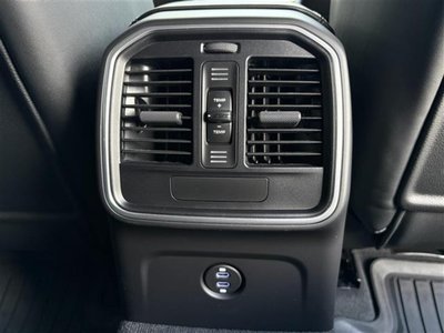 2026 Porsche MACAN 缩略图 13