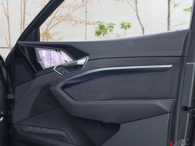 صورة مصغرة 59 لـ 2024 AUDI E-TRON S SPORTBACK