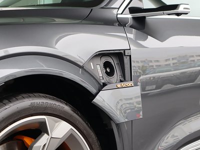 صورة 15 لـ 2024 AUDI E-TRON S SPORTBACK