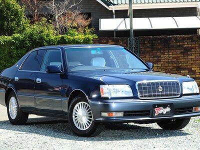 TOYOTA CROWN MAJESTA