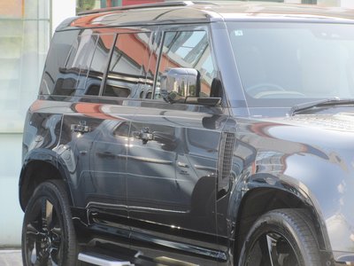 2025 LAND Rover DEFENDER — миниатюра 12
