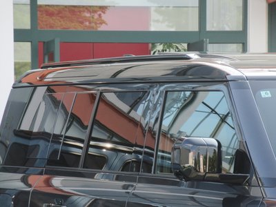 2025 LAND Rover DEFENDER — миниатюра 13