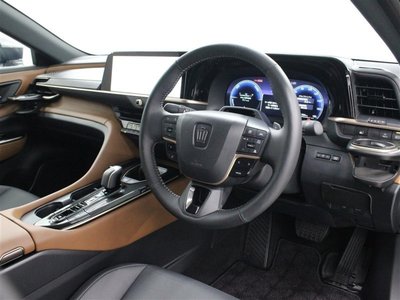2025 Toyota CROWN CROSSOVER — фото 6
