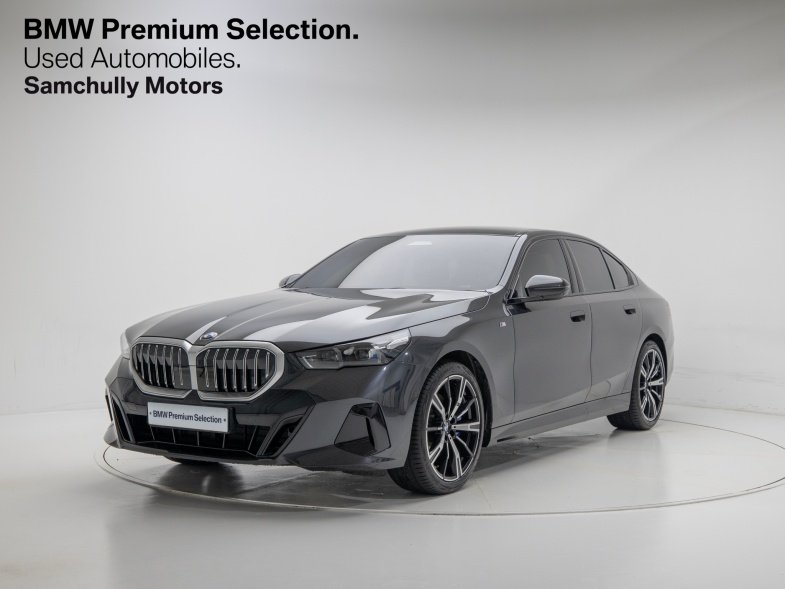BMW 5 SERIES - View 1