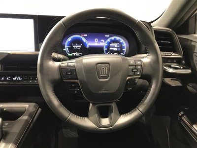 TOYOTA CROWN CROSSOVER - 7