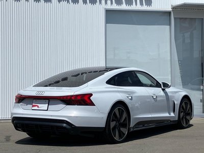 AUDI E-TRON GT QUATTRO - 8