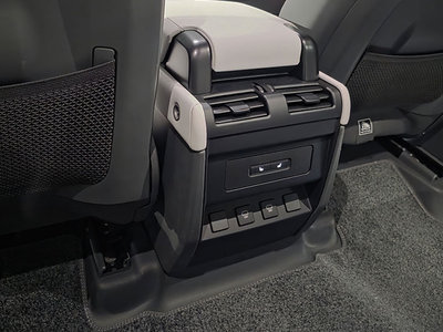 2025 LAND Rover DEFENDER thumbnail 18