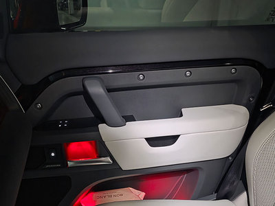 2025 LAND Rover DEFENDER thumbnail 16