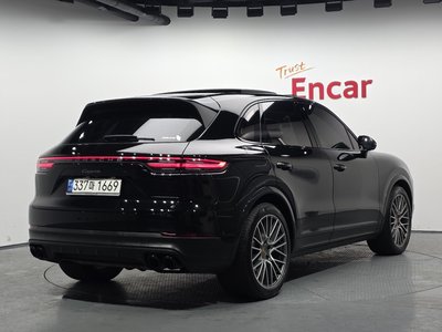 PORSCHE CAYENNE - 4