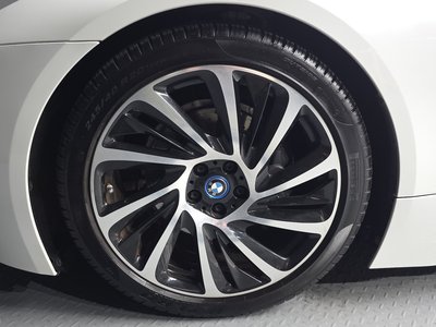 صورة 6 لـ 2016 BMW I8
