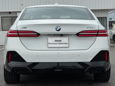 2024 BMW 5 SERIES — фото 2
