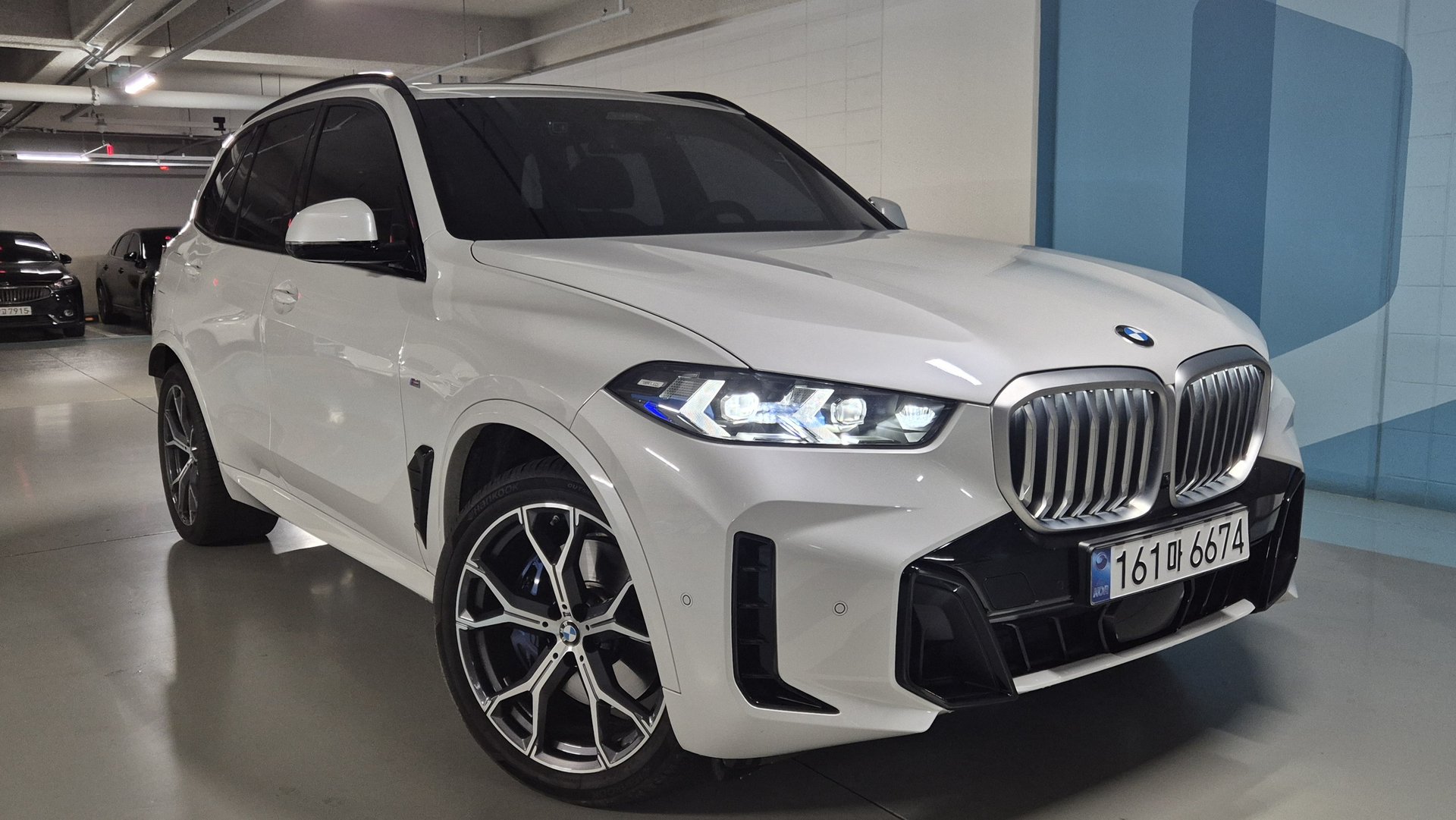 BMW X5 - View 1