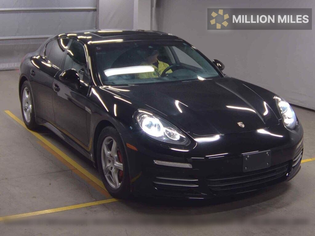 PORSCHE PANAMERA - View 1