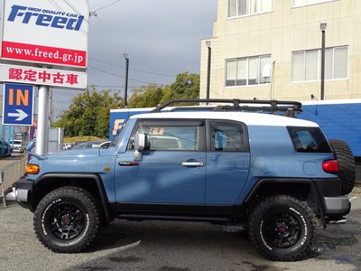 TOYOTA FJ CRUISER - 6
