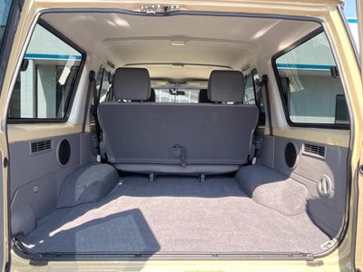 TOYOTA LAND CRUISER 70 - 8