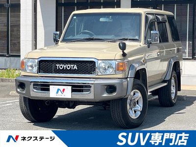 TOYOTA LAND CRUISER 70 - 1