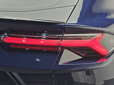 2023 Lamborghini URUS photo 10