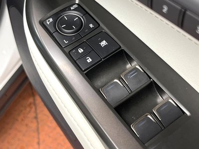 صورة مصغرة 33 لـ 2024 Lexus NX