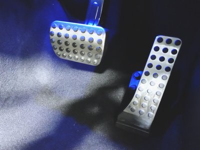 MERCEDES-BENZ E-CLASS - 9