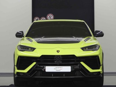 LAMBORGHINI URUS - 3