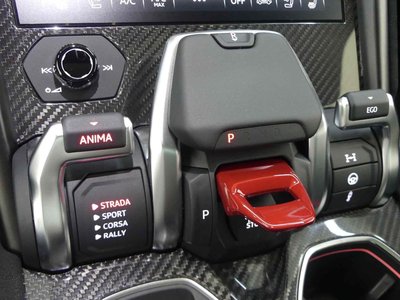 LAMBORGHINI URUS - 5