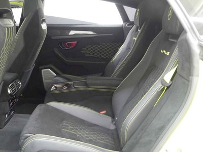 LAMBORGHINI URUS - 9