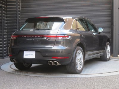 PORSCHE MACAN - 2