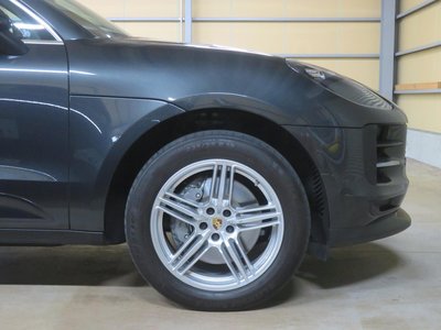 PORSCHE MACAN - 4