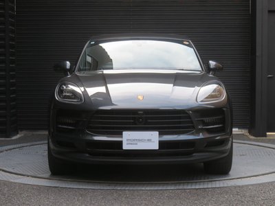 PORSCHE MACAN - 5