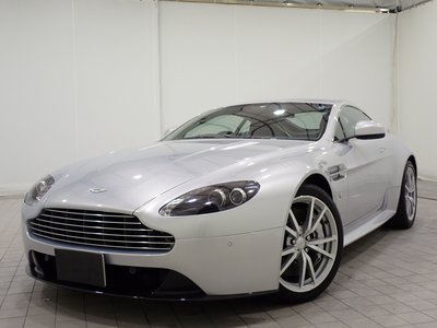 ASTON MARTIN V8