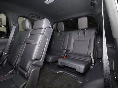 2024 Lexus LX — миниатюра 15