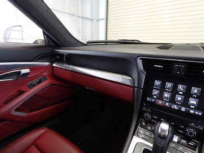 صورة مصغرة 18 لـ 2018 Porsche 911