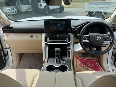 TOYOTA LAND CRUISER - 9