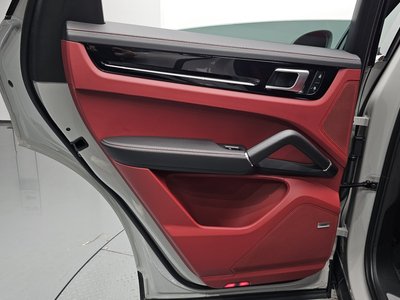 صورة مصغرة 15 لـ 2023 Porsche CAYENNE