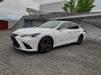 2021 Lexus ES 照片 2