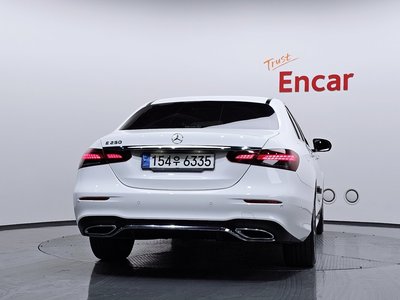 MERCEDES-BENZ E-CLASS - 3