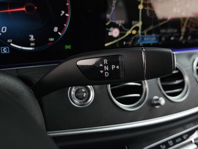 MERCEDES-BENZ E-CLASS - 9