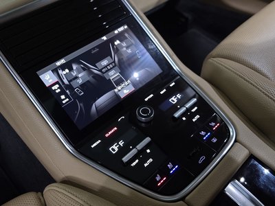 صورة مصغرة 30 لـ 2018 Porsche PANAMERA