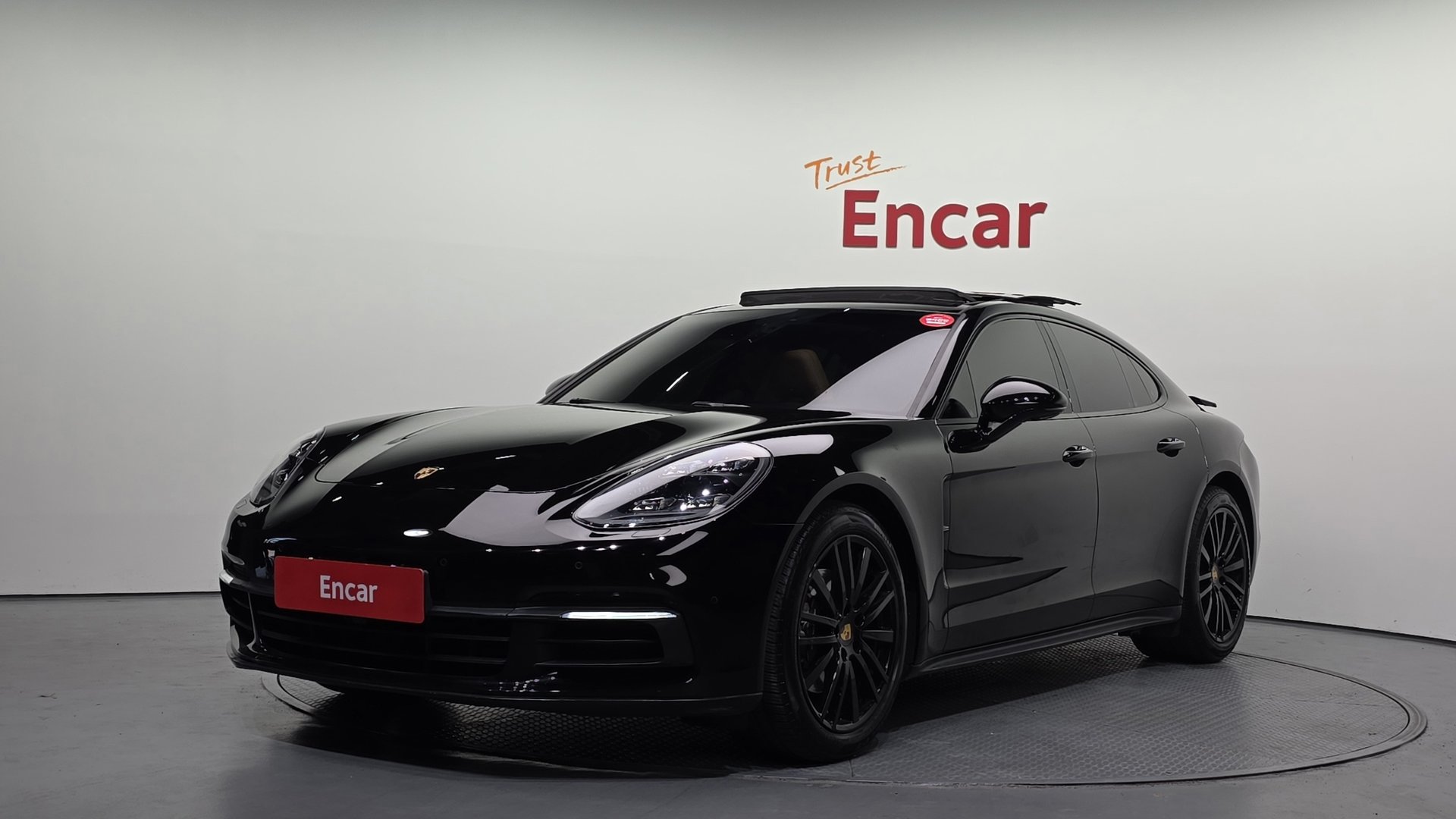 صورة 1 لـ 2018 Porsche PANAMERA