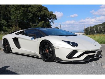 LAMBORGHINI AVENTADOR - 3