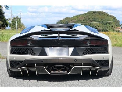 LAMBORGHINI AVENTADOR - 6