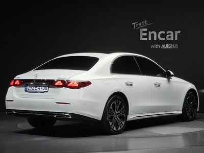 MERCEDES-BENZ E-CLASS - 4