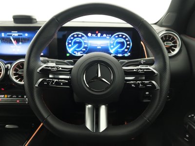 MERCEDES-BENZ EQB - 8