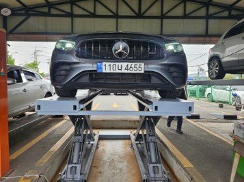 MERCEDES-BENZ E-CLASS - View 1