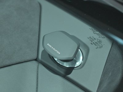 LAMBORGHINI URUS - 3