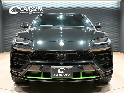 LAMBORGHINI URUS - 6