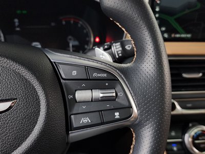 2023 Genesis THE NEW G70 — миниатюра 21