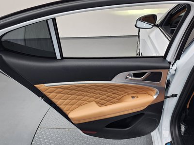 2023 Genesis THE NEW G70 — миниатюра 15